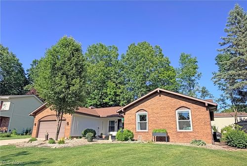 1043 Reedy Dr, Wadsworth, OH, 44281-9496 | Card Image
