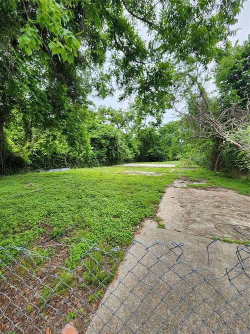 4338 Bond St, Houston, TX, 77026-5836 | Card Image