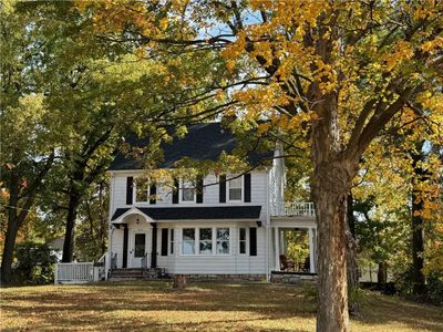 View of front facade featuring a front lawn | Image 2