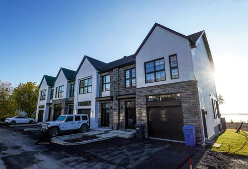 {{alt}} | Card Image