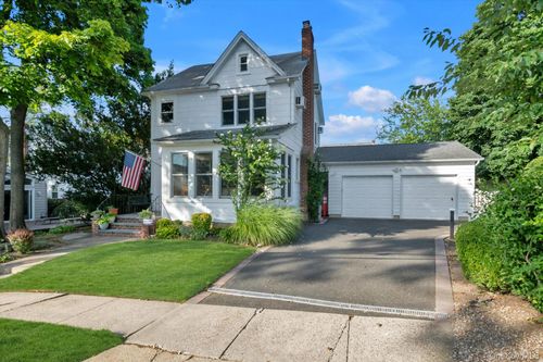 47-11 Belmont Rd, Great Neck, NY, 11020-1258 | Card Image