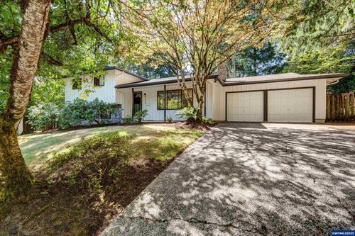 3710 Nw Elmwood Dr, Corvallis, OR, 97330-1039 | Card Image