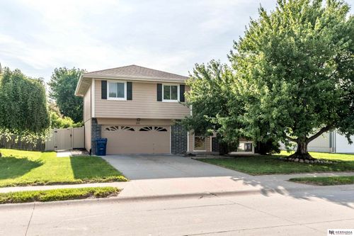 8111 S 152nd Street, Omaha, NE, 68138 | Card Image