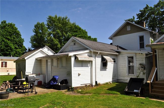 82 W 1 St St, House other with 5 bedrooms, 2 bathrooms and null parking in Frazeysburg OH | Image 11