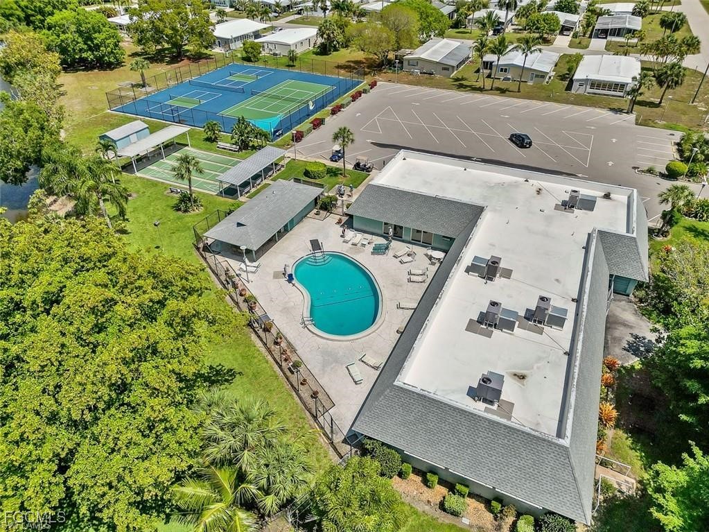 Land in Naples 5