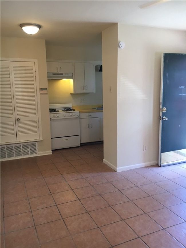 APT-5 - 5213 Joe Sayers Ave, Condo with 1 bedrooms, 1 bathrooms and 1 parking in Austin TX | Image 4