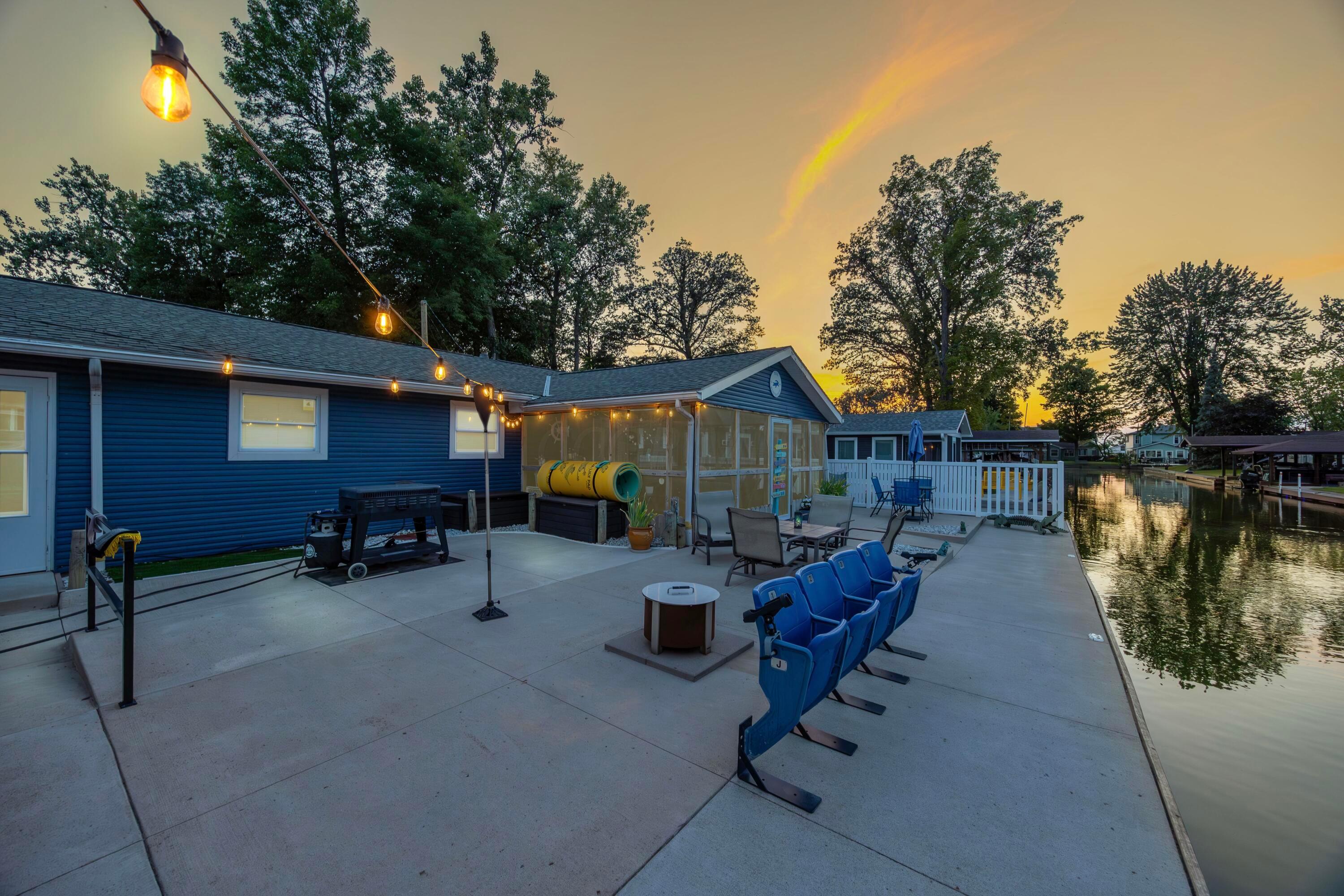 Walnut St, Huntsville, OH 43324