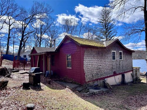 759 E Hillside Rd, Wappingers Falls, NY, 12590-6949 | Card Image