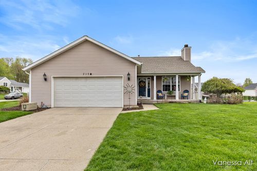 7170 Quintara Dr, Comstock Park, MI, 49321-8370 | Card Image