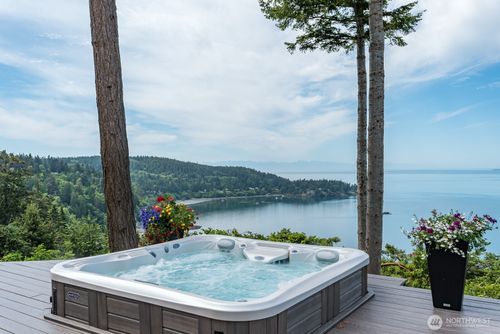 4034 Edith Point Rd, Anacortes, WA, 98221-8530 | Card Image