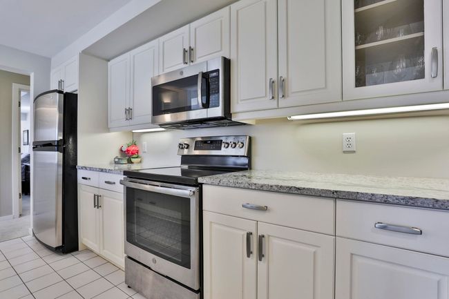 APT-202 - 12 Mountain Laurels Dr, Condo with 2 bedrooms, 2 bathrooms and null parking in Nashua NH | Image 4