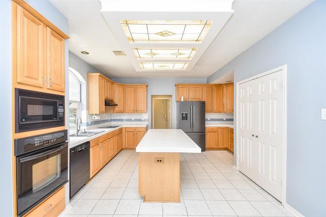 1907 Hickory Hill Ct, House other with 4 bedrooms, 4 bathrooms and 3 parking in Sugar Land TX | Image 8
