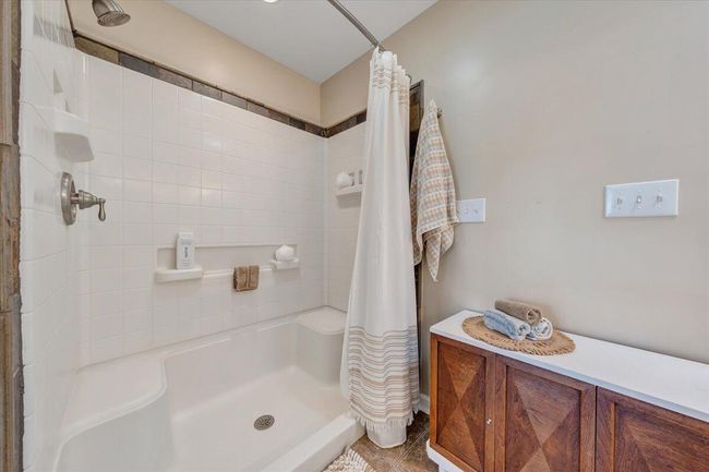 Owners Bath | Image 17