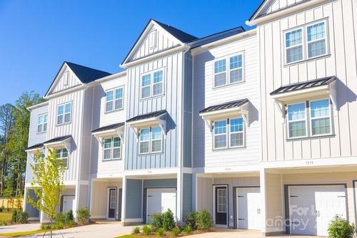 3018 Butler Hill Dr, Matthews, NC, 28105-4919 | Card Image