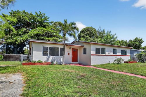 17131 Nw Miami Ct, Miami, FL, 33169-5545 | Card Image