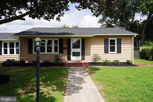 737 Magnolia Dr, SEAFORD, DE, 19973-1305 | Card Image