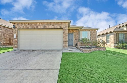 524 Martha Dr, Buda, TX, 78610-5276 | Card Image