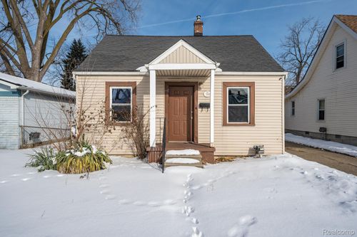 7583 Hudson Ave, Warren, MI, 48091-3052 | Card Image