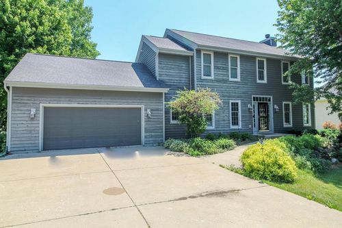 209 Waverly Dr, Cambridge, WI, 53523-9246 | Card Image