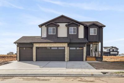 36 Bridges Dr, House detached with 3 bedrooms, 2 bathrooms and 8 parking in Langdon AB | Image 3