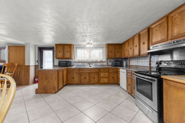 Kitchen | Image 10