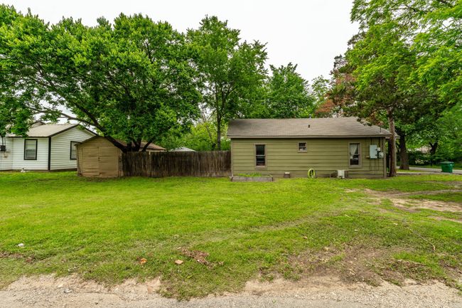 1110 N Clinton St, House other with 2 bedrooms, 1 bathrooms and null parking in Stephenville TX | Image 6
