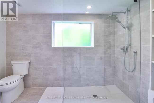 3568 W Amilia Drive W, House other with 2 bedrooms, 2 bathrooms and 10 parking in Ramara ON | Image 14
