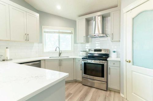 138 Hampstead Cir Nw, Calgary, AB, T3A5P3 | Card Image