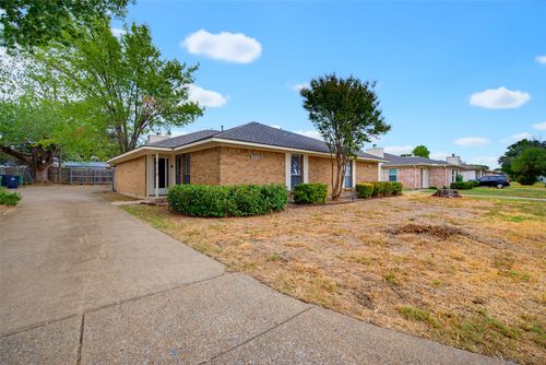 2323 Lido Ln, Arlington, TX, 76015-1050 | Card Image