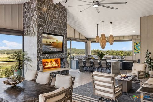 800 Military Dr, Canyon Lake, TX, 78133-3203 | Card Image