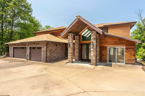 2081 Lakeside Ests, Morgantown, WV, 26508-5618 | Card Image