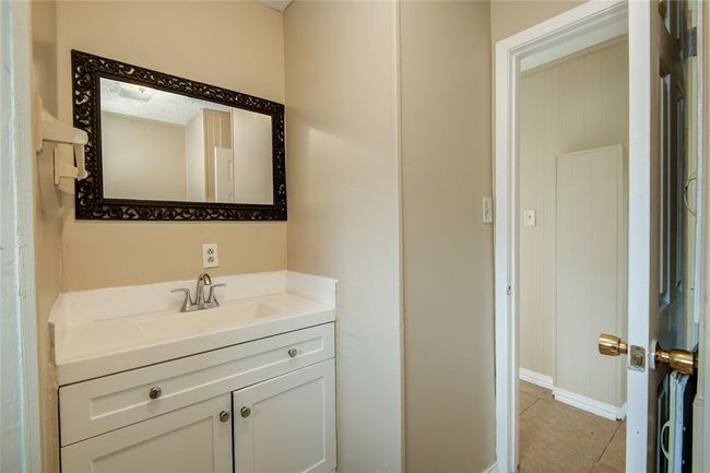 222 S Avenue G, House other with 4 bedrooms, 3 bathrooms and null parking in Freeport TX | Image 20
