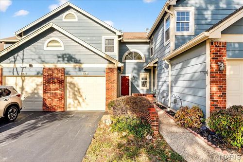 3142 Autumn Trace Dr, Maryland Heights, MO, 63043-4925 | Card Image
