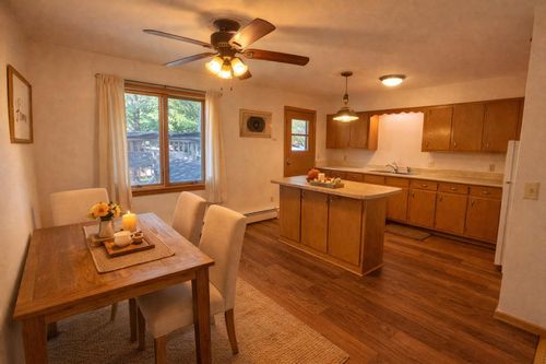 2402 Fremont Ave, Madison, WI, 53704-3364 | Card Image