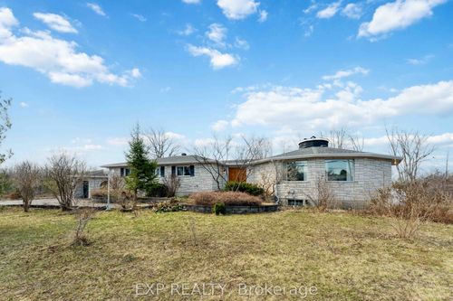6974 Bank St, Metcalfe, ON, K0A2P0 | Card Image