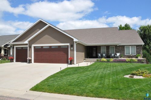1823 Tatanka Pass, Brookings, SD, 57006-3601 | Card Image