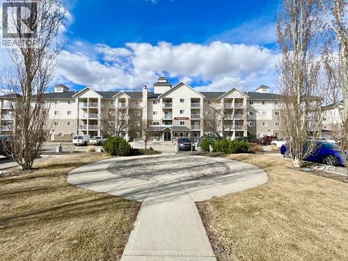 11230 104 Ave, Grande Prairie, AB, T8V0P3 | Card Image