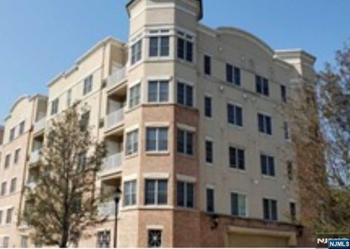 2201 Windsor Park Ct, Englewood, NJ, 07631-4978 | Card Image