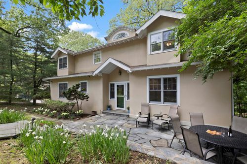 7 Ravine Dr, Hastings On Hudson, NY, 10706-1209 | Card Image
