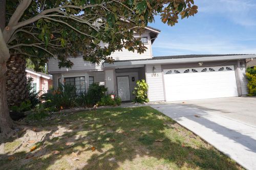 935 Sunwood Way, Sacramento, CA, 95831-3846 | Card Image