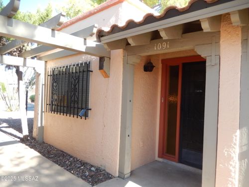 1091 S Calle De Las Casitas, Green Valley, AZ, 85614-1985 | Card Image