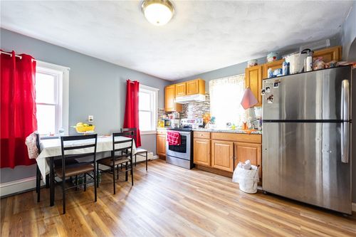 620 Union Ave, Providence, RI, 02909-4823 | Card Image
