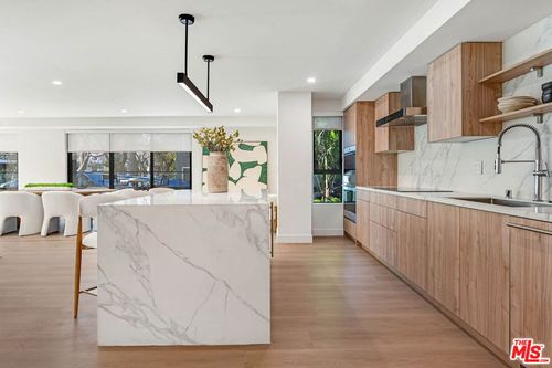 apt-402-350 N Palm Dr, Beverly Hills, CA, 90210-5924 | Card Image