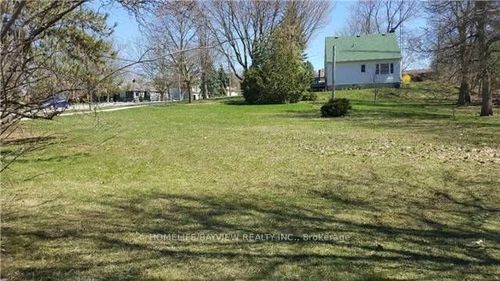 66 Roxborough Rd, Newmarket, ON, L3Y3L2 | Card Image