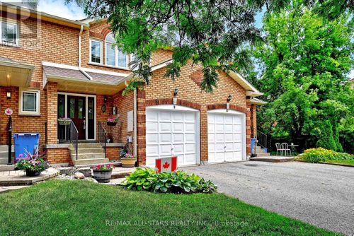9 Opal Crt, Stouffville, ON, L4A8C2 | Card Image