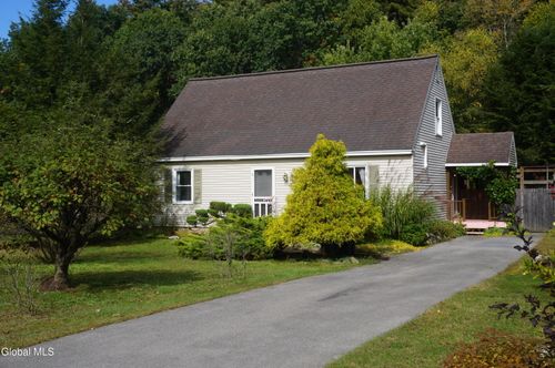 6 Newington Avenue, Wilton, NY, 12831 | Card Image