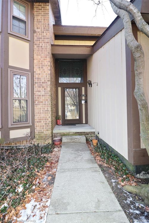 25178 Maplebrooke Dr, Southfield, MI, 48033-5282 | Card Image