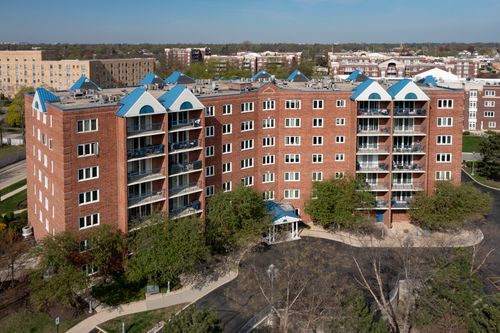 apt-303-7120 N Milwaukee Ave, Niles, IL, 60714-5412 | Card Image