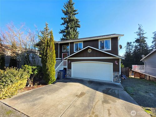 1045 Coho Ln, Camano Island, WA, 98282-6578 | Card Image