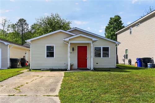 3812 Peach Orchard Cir, Portsmouth, VA, 23703-2511 | Card Image